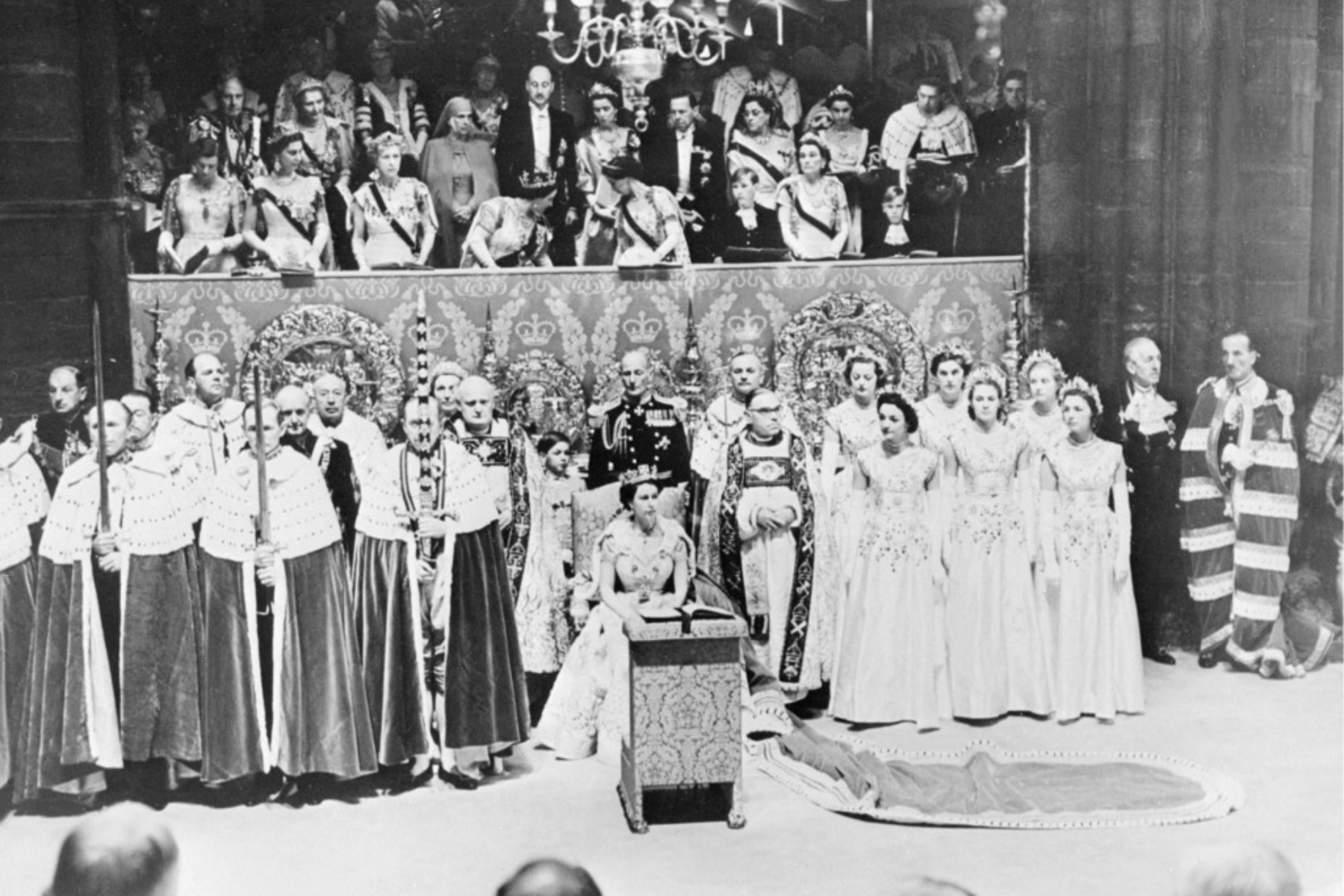 Cuộc đời Nữ hoàng Elizabeth II qua ảnh