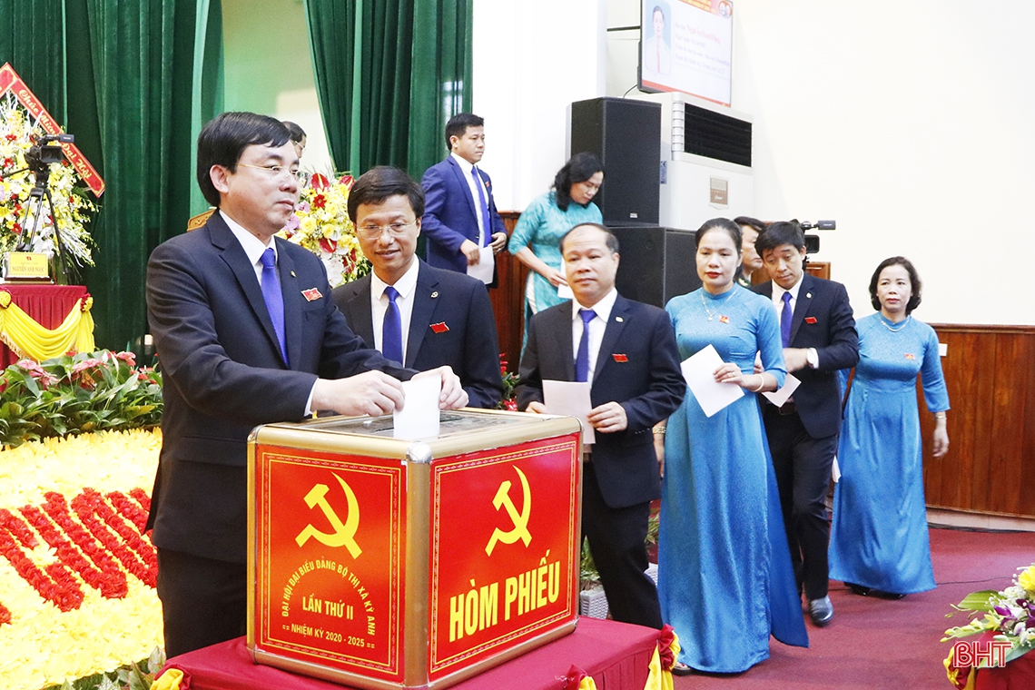 Đại hội Đại biểu Đảng bộ thị xã Kỳ Anh bầu 34 đồng chí vào Ban Chấp hành nhiệm kỳ 2020-2025