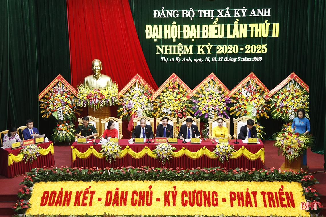 Bí thư Thị ủy Kỳ Anh Đặng Văn Thành tái cử nhiệm kỳ 2020-2025
