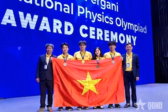 4/4 học sinh Việt Nam đoạt huy chương Olympic Vật lý Quốc tế Al-Fergani