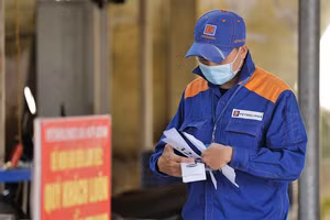 Giá xăng, dầu tiếp tục tăng theo đà biến động của thế giới