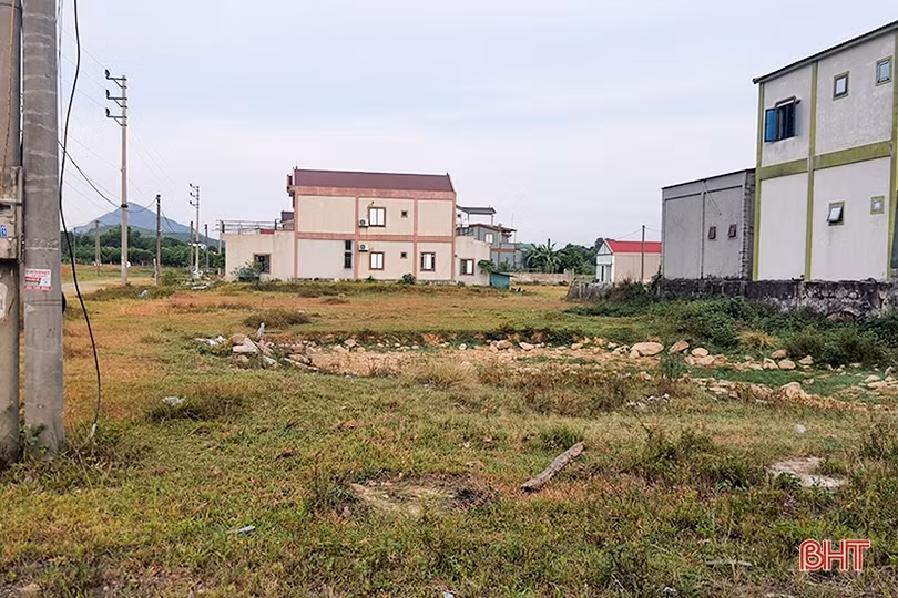 Cần sớm đầu tư hoàn thiện hạ tầng khu tái định cư Cửa Lùm