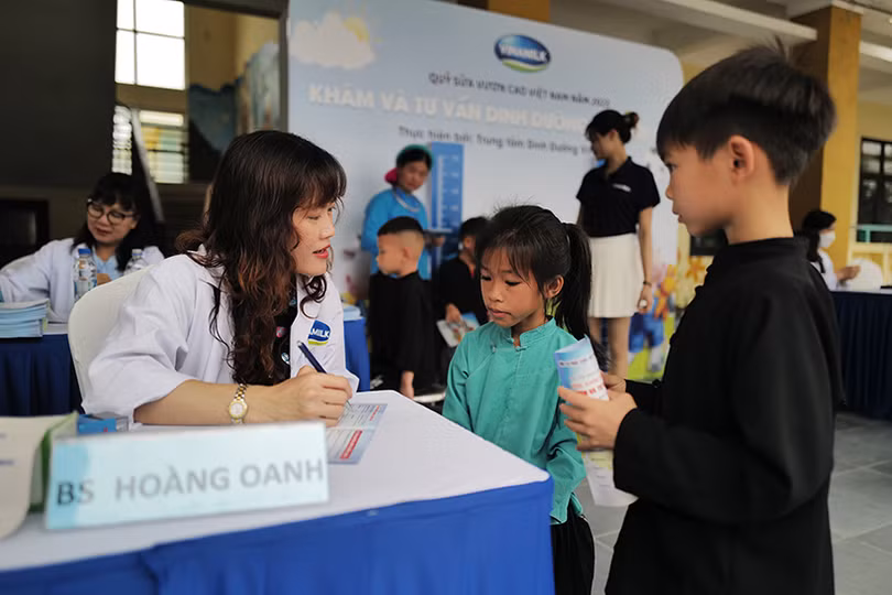 Theo chân Vinamilk trên những hành trình “trao sữa, gửi niềm vui”