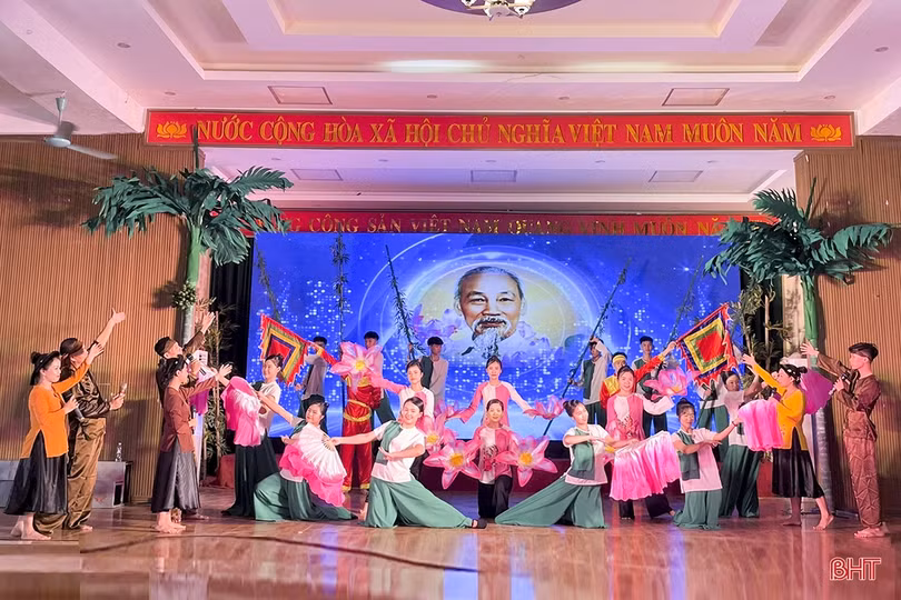 Ví, giặm ngân vang mãi trên đôi bờ sông Lam...