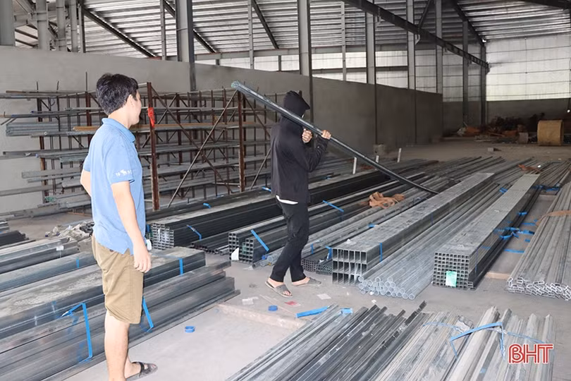 Người dân, doanh nghiệp Hà Tĩnh bớt gánh nặng khi giá thép giảm