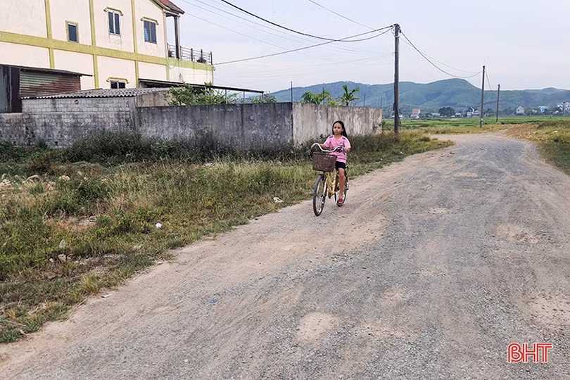 Cần sớm đầu tư hoàn thiện hạ tầng khu tái định cư Cửa Lùm