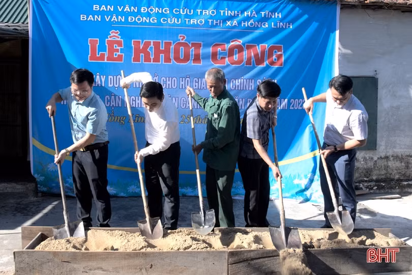 Trao hỗ trợ xây nhà kiên cố cho người nghèo ở Nghi Xuân, Hồng Lĩnh