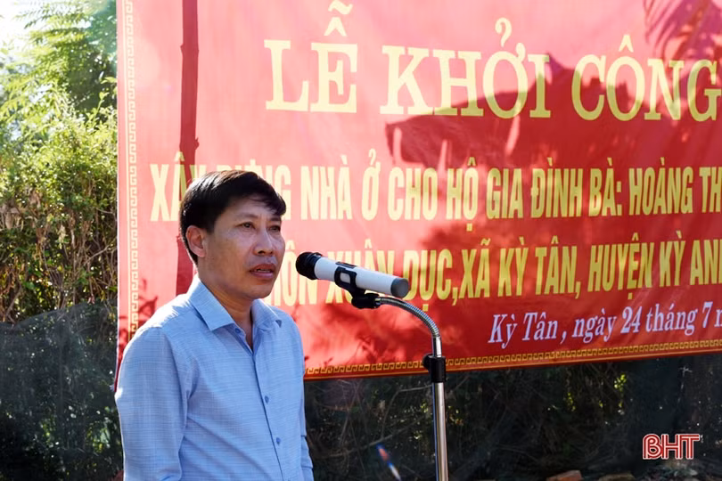 Ban Vận động cứu trợ tỉnh trao hỗ trợ xây nhà ở tại các địa phương