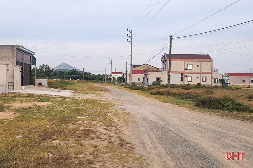 Cần sớm đầu tư hoàn thiện hạ tầng khu tái định cư Cửa Lùm