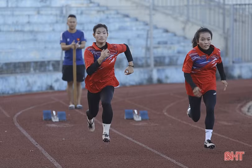 Đường piste SVĐ Hà Tĩnh hư hỏng, ảnh hưởng đến hoạt động thể thao