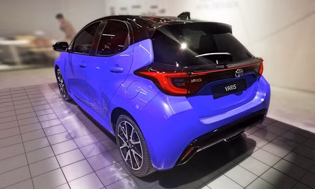 Toyota Yaris mới bất ngờ lộ ảnh, mới nhìn tưởng C-HR thu nhỏ