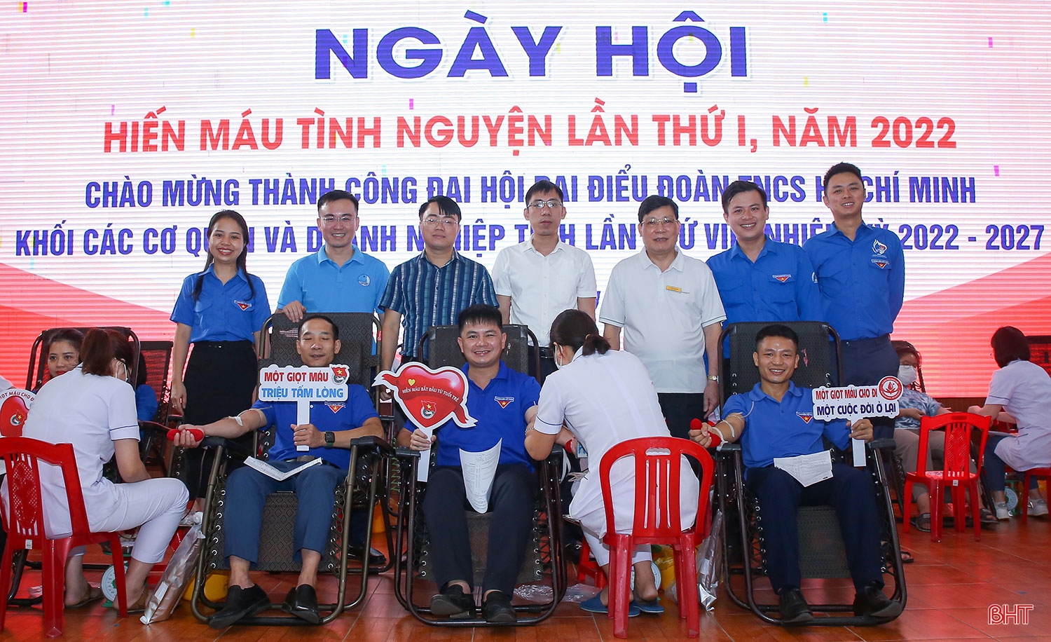 Những trái tim tình nguyện