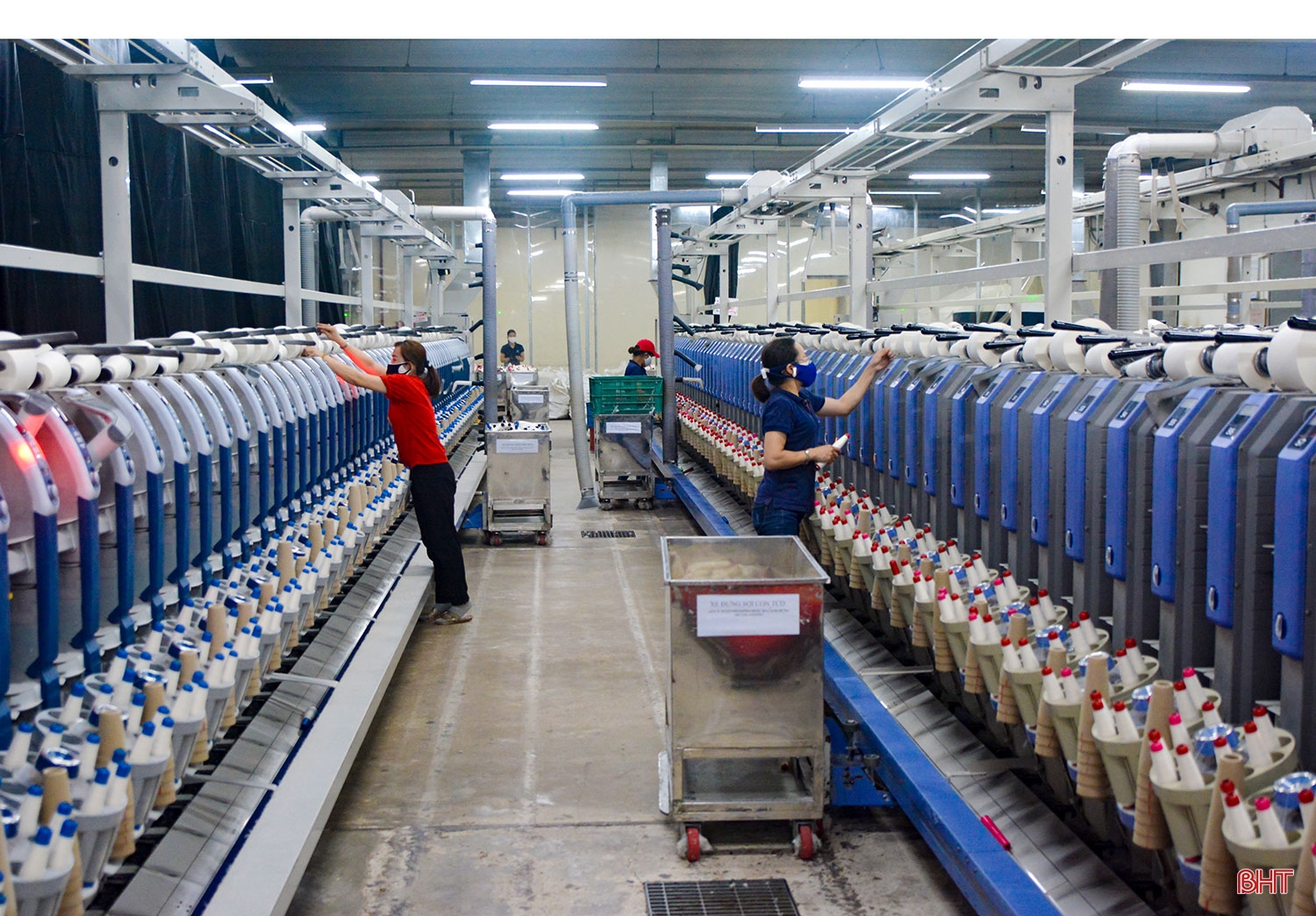 Phát triển trung tâm công nghiệp nhẹ phía Bắc tương xứng với tiềm năng, lợi thế (Bài 1): Động lực tăng trưởng của thị xã dưới chân núi Hồng