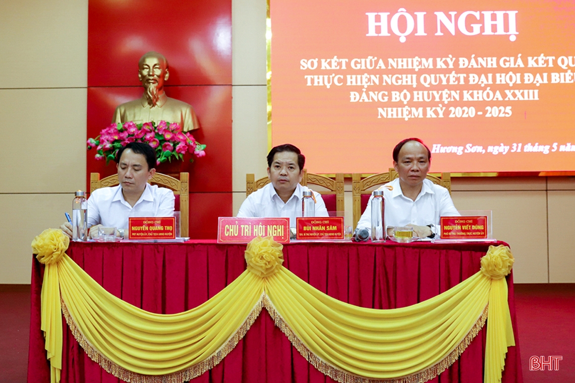 Hương Sơn cần phát huy vai trò người đứng đầu, tạo đột phá trong phát triển KT-XH