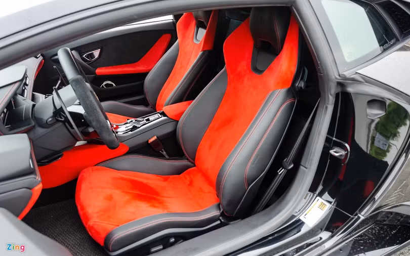 Lamborghini Huracan LP 610-4 chính hãng đầu tiên Việt Nam tái xuất