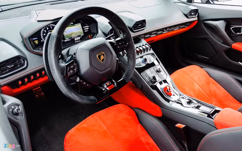 Lamborghini Huracan LP 610-4 chính hãng đầu tiên Việt Nam tái xuất