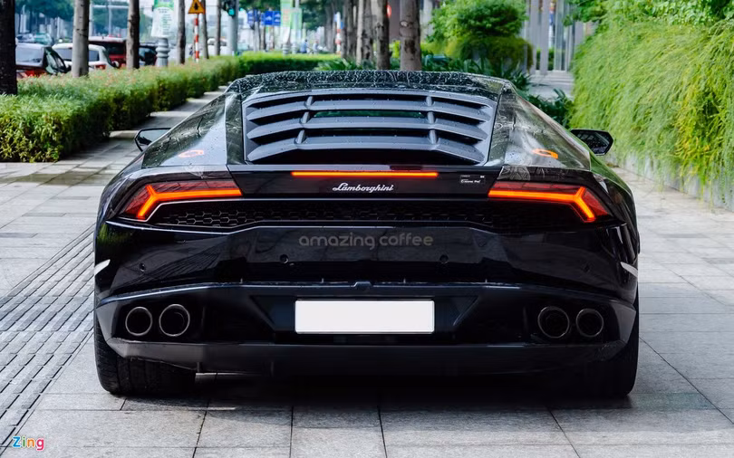 Lamborghini Huracan LP 610-4 chính hãng đầu tiên Việt Nam tái xuất