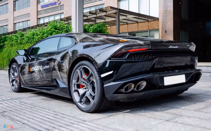 Lamborghini Huracan LP 610-4 chính hãng đầu tiên Việt Nam tái xuất