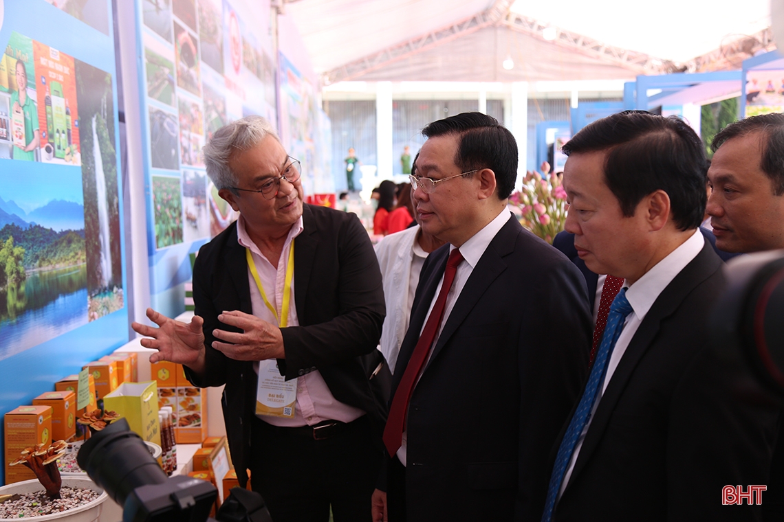 Chủ tịch Quốc hội Vương Đình Huệ: Nỗ lực chuyển hóa tiềm năng, lợi thế của Hà Tĩnh thành động lực phát triển