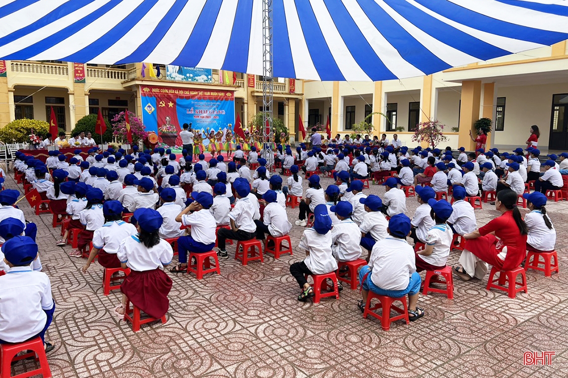 Các trường học ở Hà Tĩnh khai giảng năm học 2023 - 2024