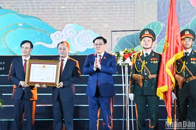 Kỷ niệm 60 năm thành lập thành phố Vinh, 235 năm Phượng Hoàng Trung Đô