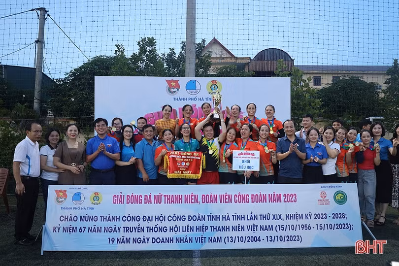 Khối tiểu học vô địch Giải Bóng đá nữ thanh niên, đoàn viên công đoàn TP Hà Tĩnh