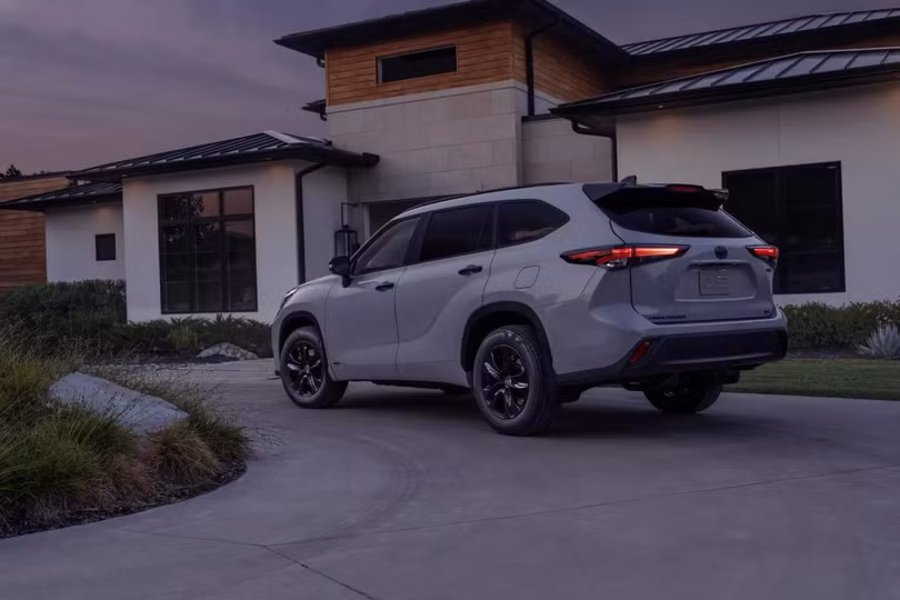 Toyota Highlander 2024 thêm phiên bản mới thể thao hơn, tăng giá bán