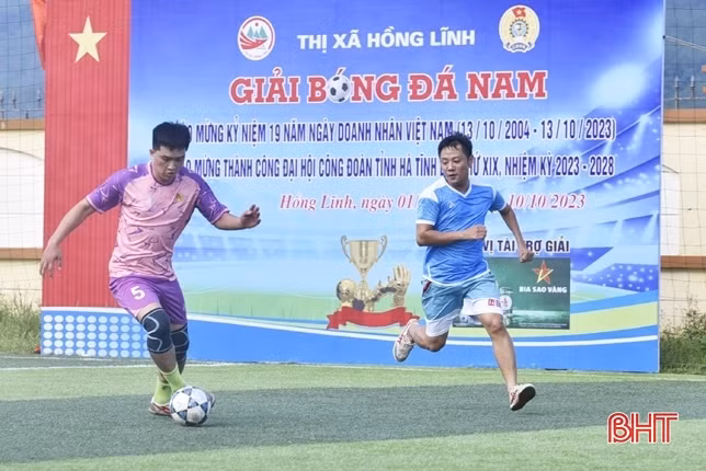13 đội tranh tài tại Giải Bóng đá nam TX Hồng Lĩnh