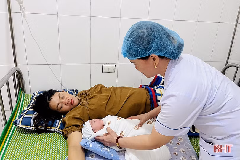 Trung tâm Y tế Can Lộc phẫu thuật thành công cho sản phụ bị sa dây rốn ra ngoài