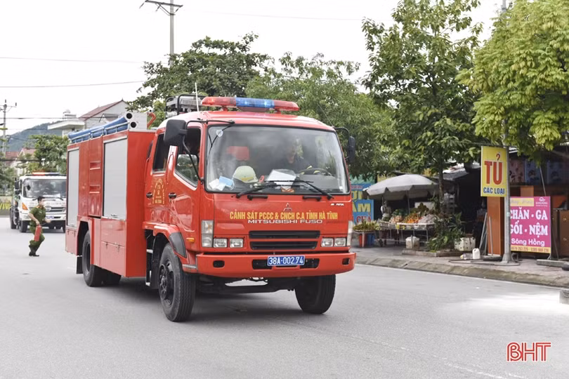 Thực tập phương án chữa cháy và cứu hộ cứu nạn ở thị xã Hồng Lĩnh
