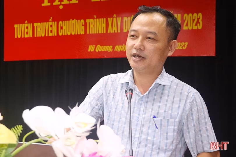 Nâng cao kiến thức cho cán bộ phụ trách nông thôn mới ở Vũ Quang