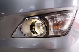 Lưu ý khi thay đèn pha ô tô sang đèn LED