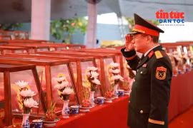 Thành kính truy điệu 731 liệt sĩ tại Công viên Lê Thị Riêng
