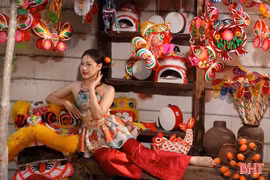 Giới trẻ Hà Tĩnh hào hứng chụp ảnh Trung thu sớm