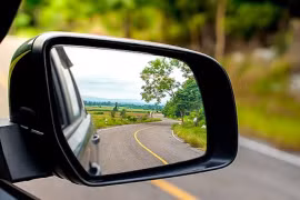 Chỉnh gương ô tô đúng cách để giảm điểm mù, lái xe an toàn hơn
