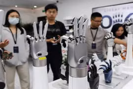 Tại sao tay robot không thể khéo léo như tay người