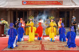 Trang nghiêm lễ giỗ tổ họ Nguyễn Tiên Điền