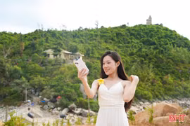 Ngắm cung đường "triệu view" ở vùng biển Hà Tĩnh