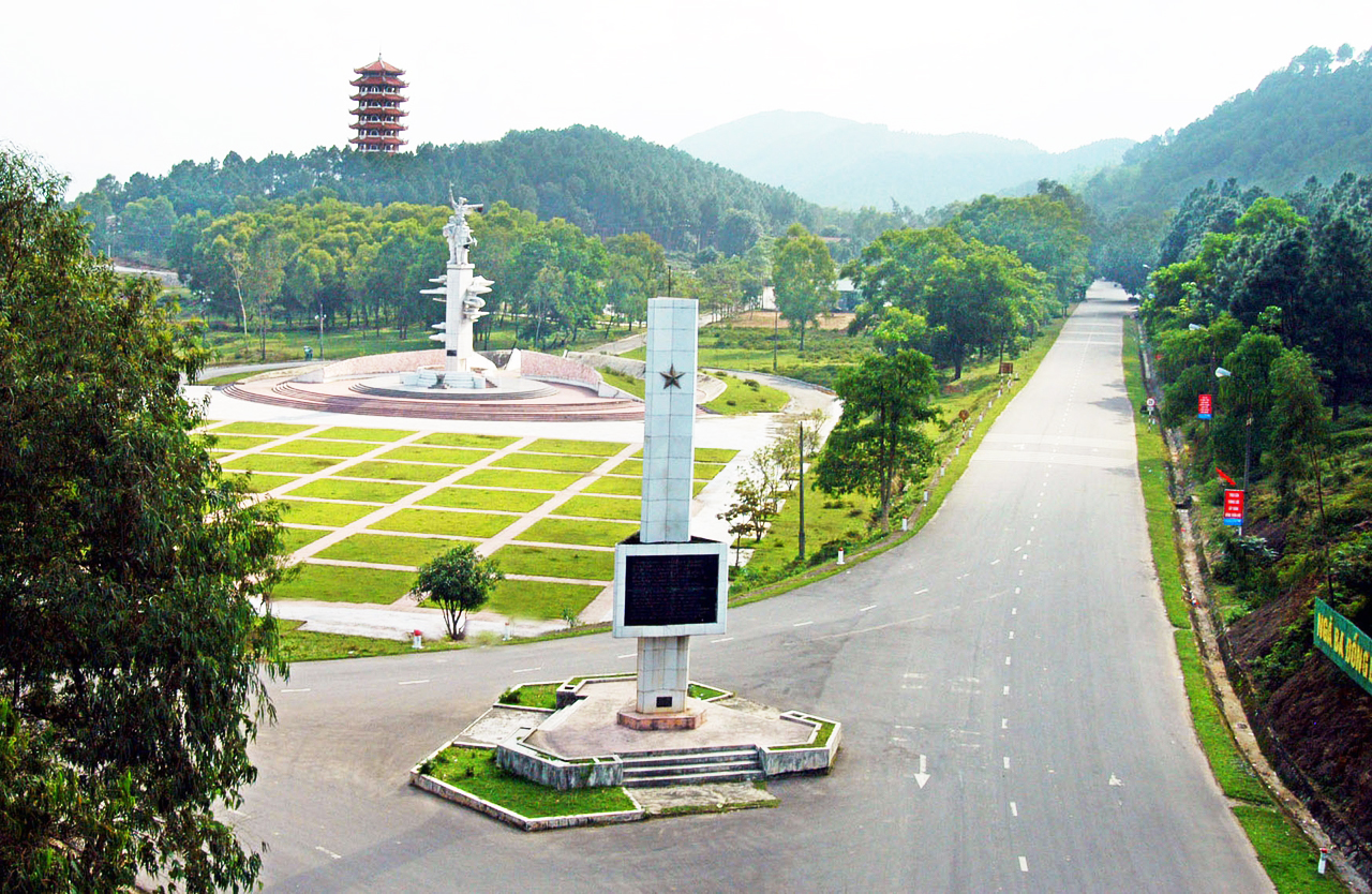 Nơi yên nghỉ của 10 cô gái mở đường ở ngã ba Đồng Lộc