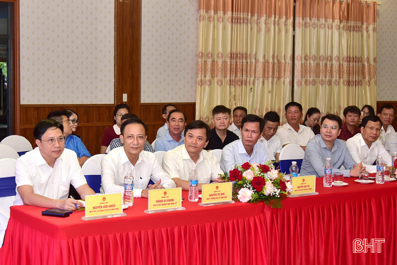 Các đại biểu dự buổi gặp mặt.