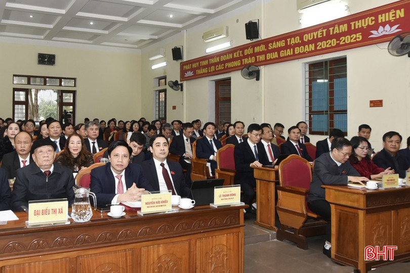 Đại biểu dự kỳ họp.