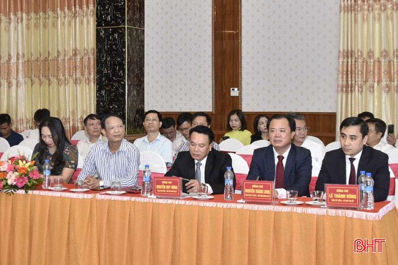 Đại biểu dự buổi gặp mặt.