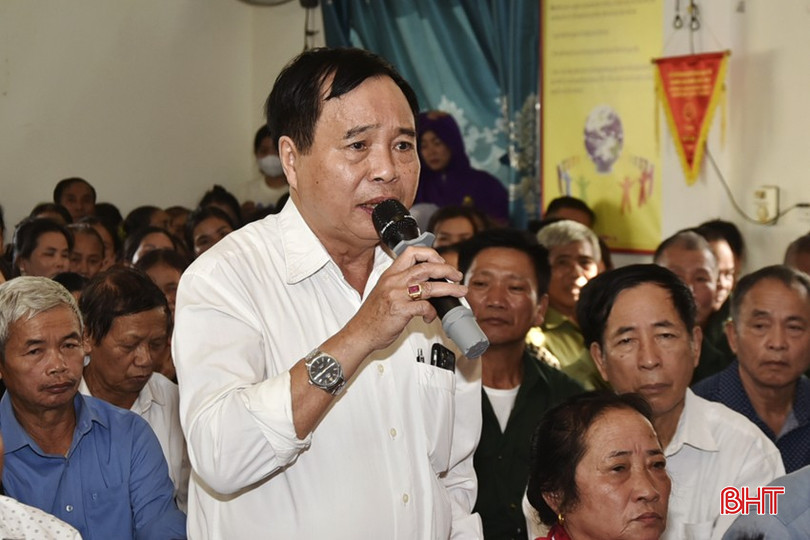 Cử tri Nguyễn Thanh Hữu (phường Đức Thuận) đề nghị tỉnh, thị xã cần đầu tư mở rộng một số tuyến đường giao thông trên địa bàn.