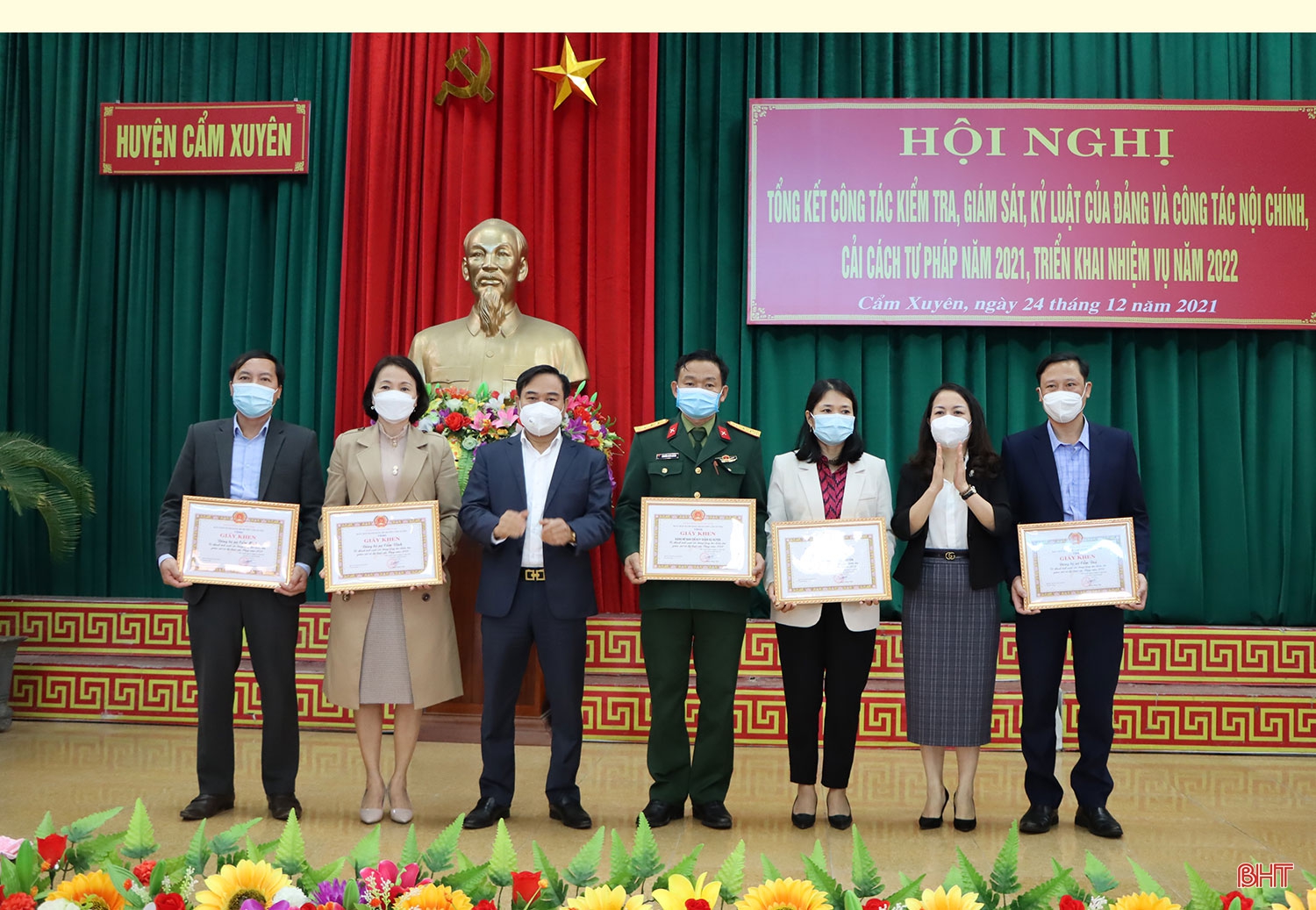 Tăng cường xây dựng, chỉnh đốn Đảng, hệ thống chính trị vững mạnh, tạo nền tảng để tỉnh nhà phát triển nhanh, bền vững