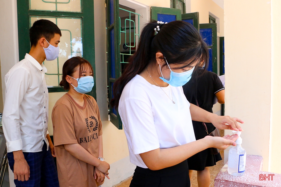 Kỳ thi đặc biệt với muôn người... giấu mặt