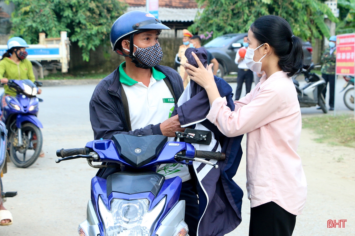 Kỳ thi đặc biệt với muôn người... giấu mặt
