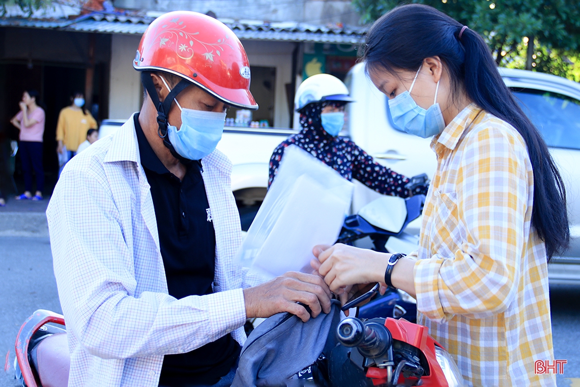 Kỳ thi đặc biệt với muôn người... giấu mặt