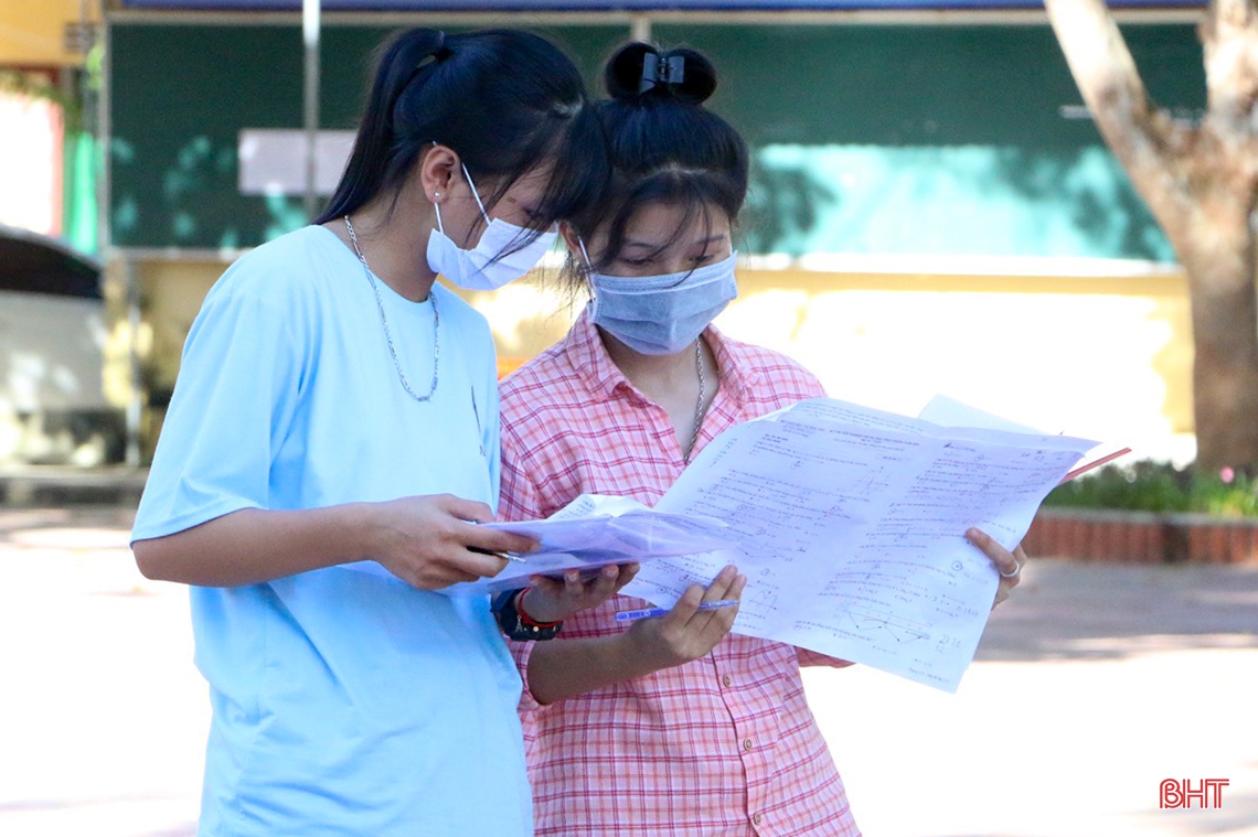 Kỳ thi đặc biệt với muôn người... giấu mặt