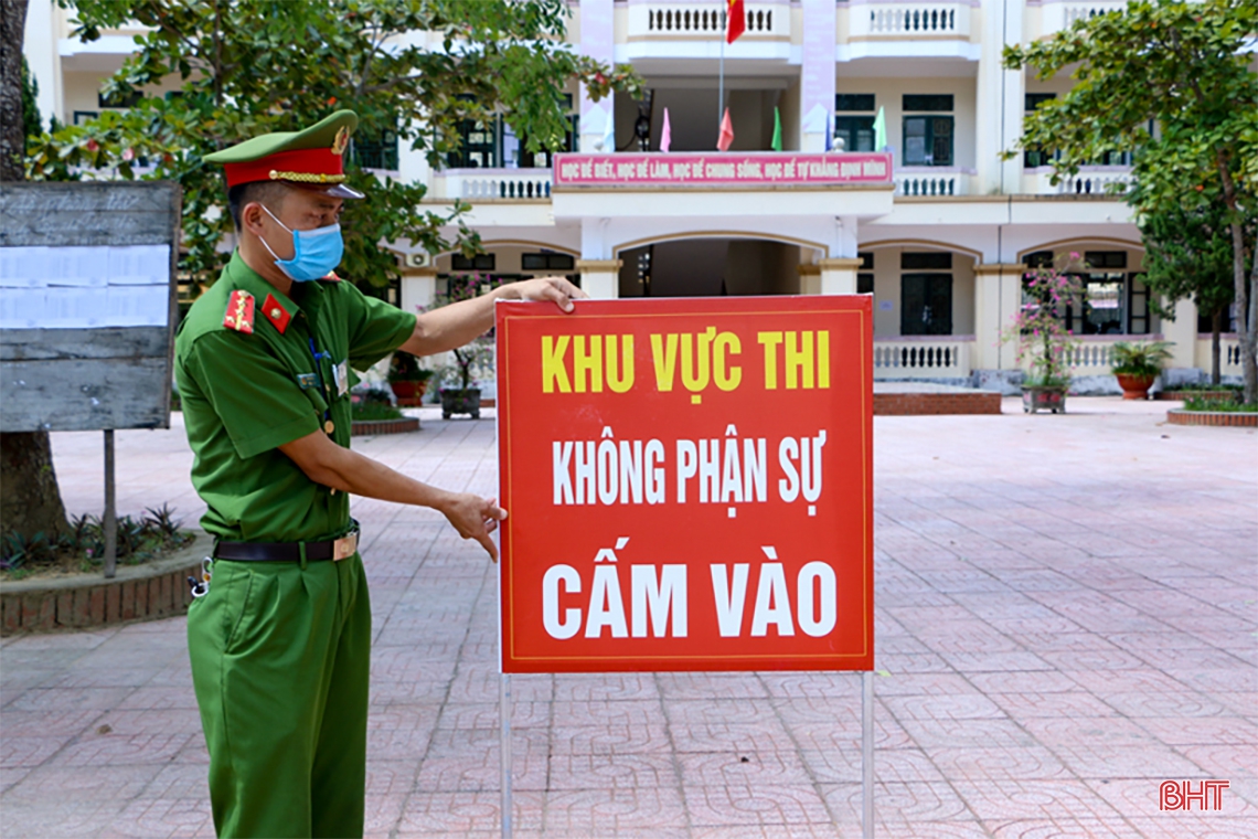 Kỳ thi đặc biệt với muôn người... giấu mặt