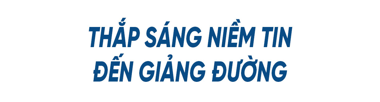Mở cánh cửa cho học sinh nghèo học giỏi vào đại học - cần thêm sự cộng hưởng từ cộng đồng (Bài 2): Mẹ con cậu học trò nghèo và tương lai rộng mở